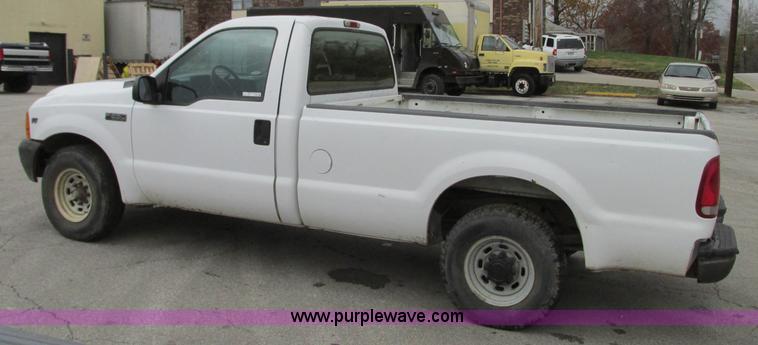 image for item N9262 2000 Ford F250 Super Duty XL pickup truck