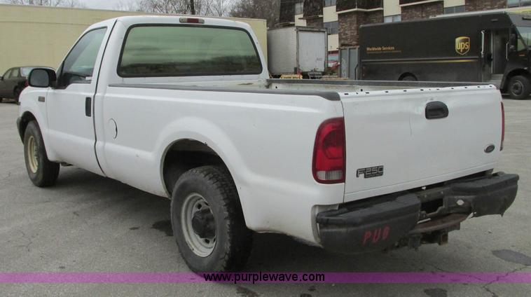 image for item N9262 2000 Ford F250 Super Duty XL pickup truck