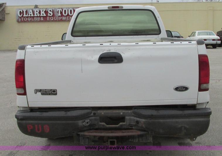 image for item N9262 2000 Ford F250 Super Duty XL pickup truck