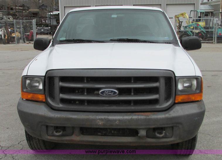 image for item N9262 2000 Ford F250 Super Duty XL pickup truck