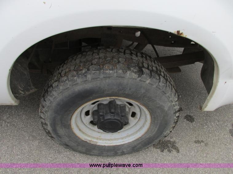 image for item N9262 2000 Ford F250 Super Duty XL pickup truck