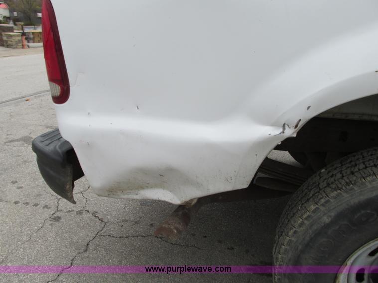 image for item N9262 2000 Ford F250 Super Duty XL pickup truck