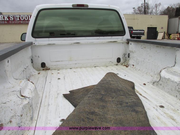 image for item N9262 2000 Ford F250 Super Duty XL pickup truck