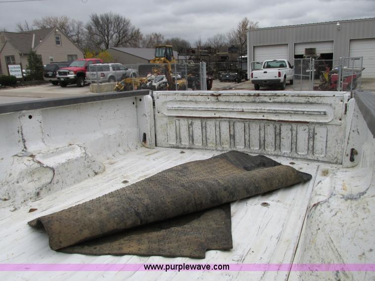 image for item N9262 2000 Ford F250 Super Duty XL pickup truck