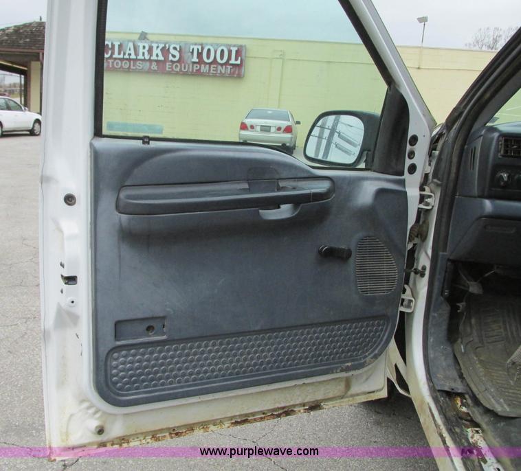 image for item N9262 2000 Ford F250 Super Duty XL pickup truck