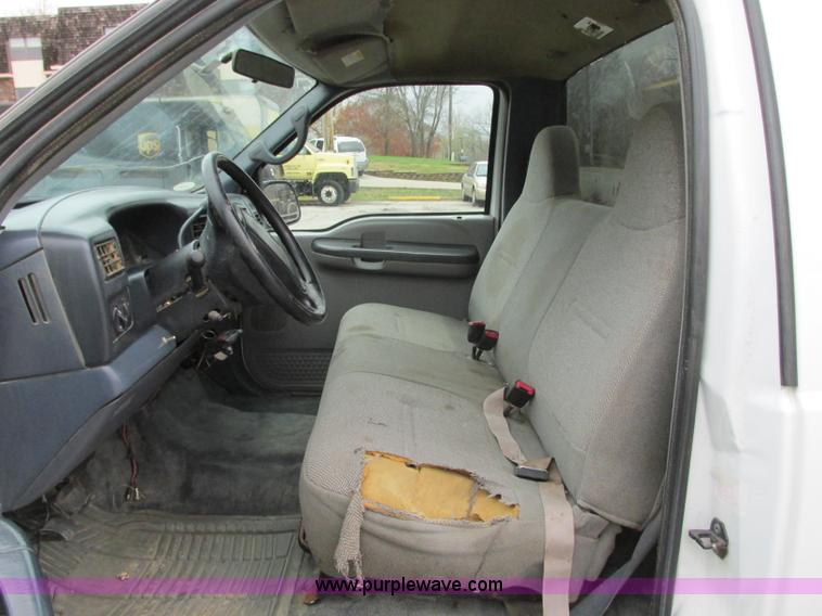 image for item N9262 2000 Ford F250 Super Duty XL pickup truck