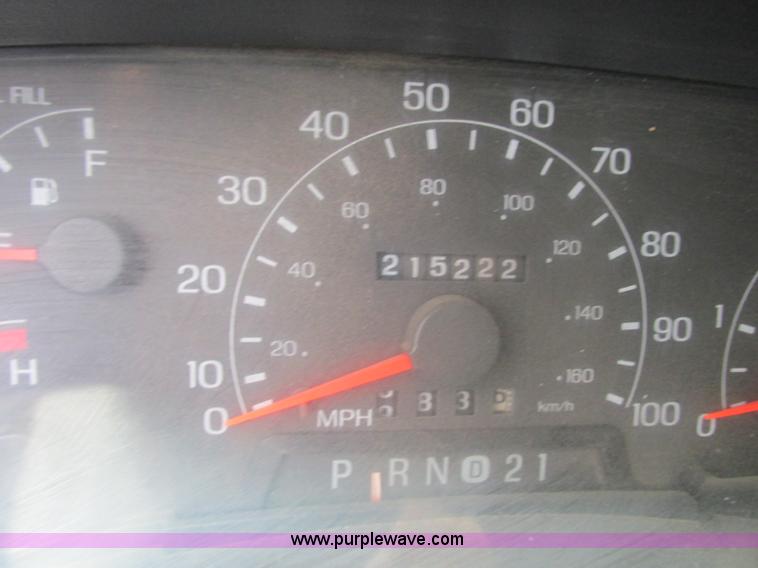 image for item N9262 2000 Ford F250 Super Duty XL pickup truck