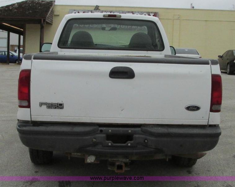 image for item N9263 2000 Ford F250 Super Duty XL pickup truck
