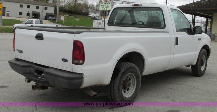 image for item N9263 2000 Ford F250 Super Duty XL pickup truck