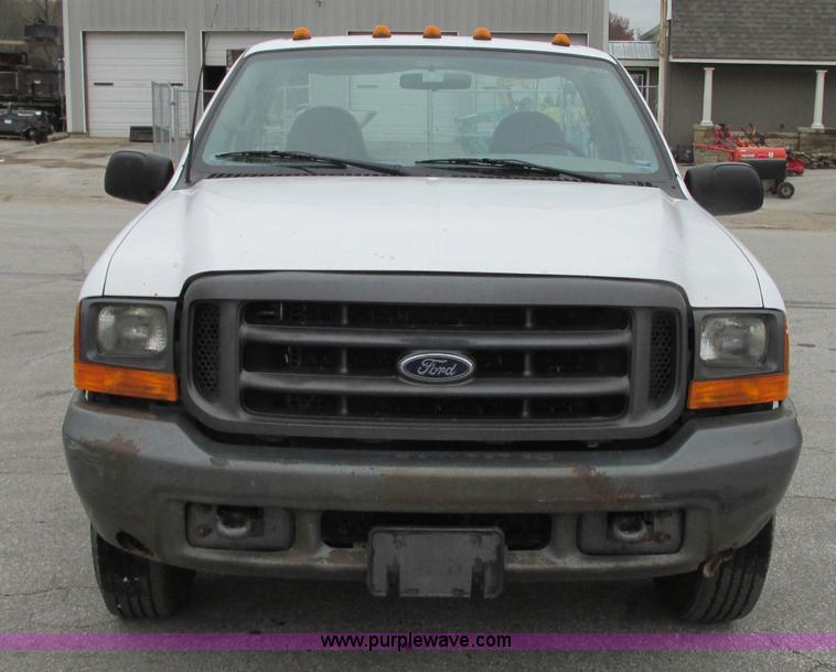 image for item N9263 2000 Ford F250 Super Duty XL pickup truck
