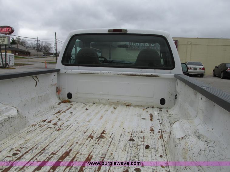 image for item N9263 2000 Ford F250 Super Duty XL pickup truck