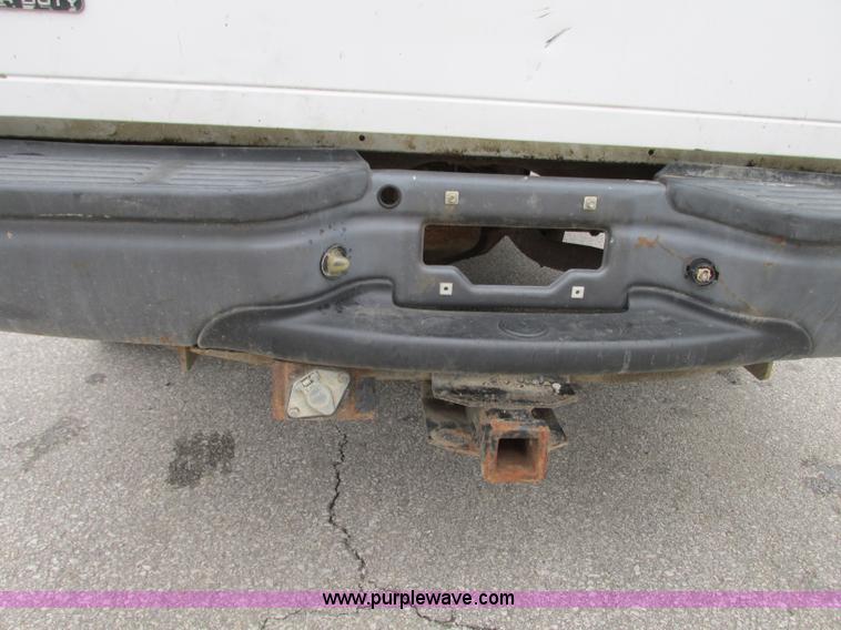 image for item N9263 2000 Ford F250 Super Duty XL pickup truck