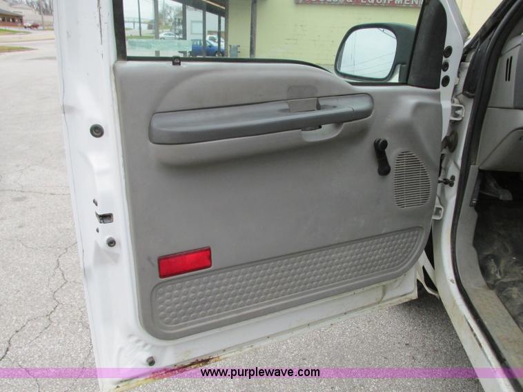 image for item N9263 2000 Ford F250 Super Duty XL pickup truck