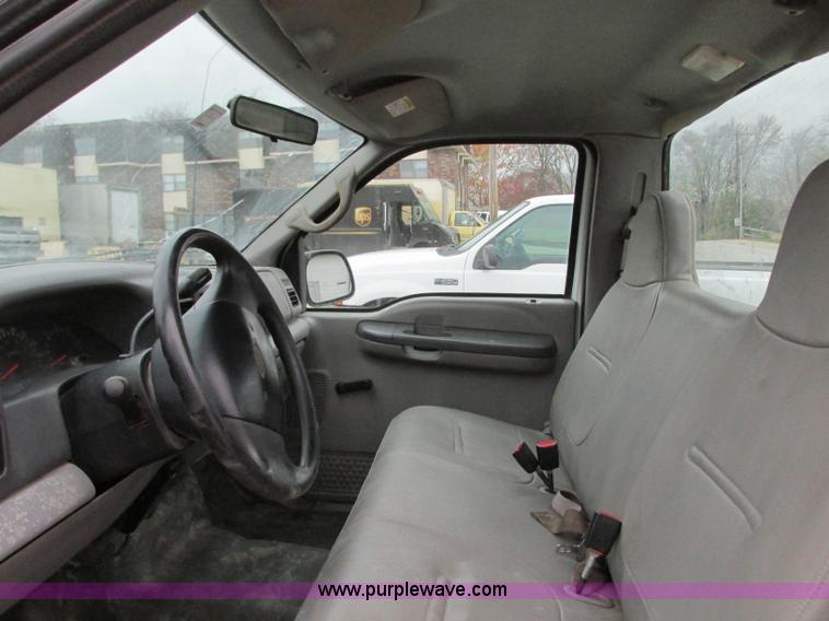 image for item N9263 2000 Ford F250 Super Duty XL pickup truck