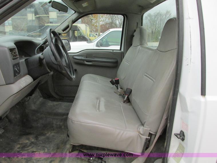 image for item N9263 2000 Ford F250 Super Duty XL pickup truck