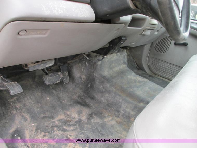 image for item N9263 2000 Ford F250 Super Duty XL pickup truck