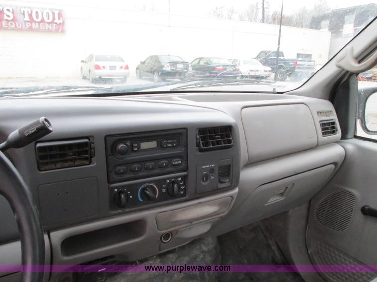 image for item N9263 2000 Ford F250 Super Duty XL pickup truck