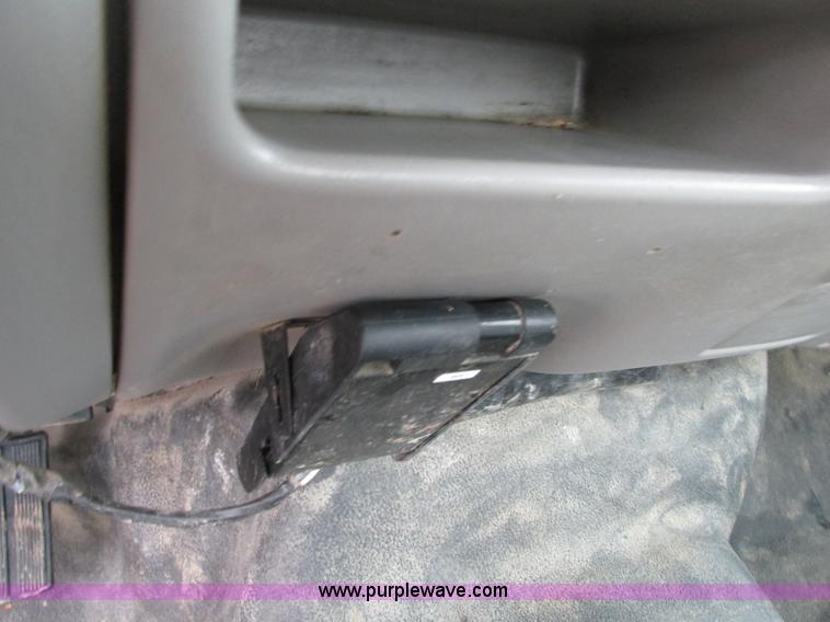 image for item N9263 2000 Ford F250 Super Duty XL pickup truck