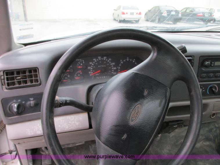 image for item N9263 2000 Ford F250 Super Duty XL pickup truck