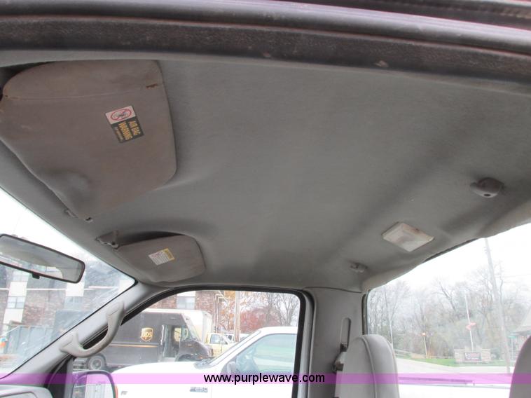 image for item N9263 2000 Ford F250 Super Duty XL pickup truck