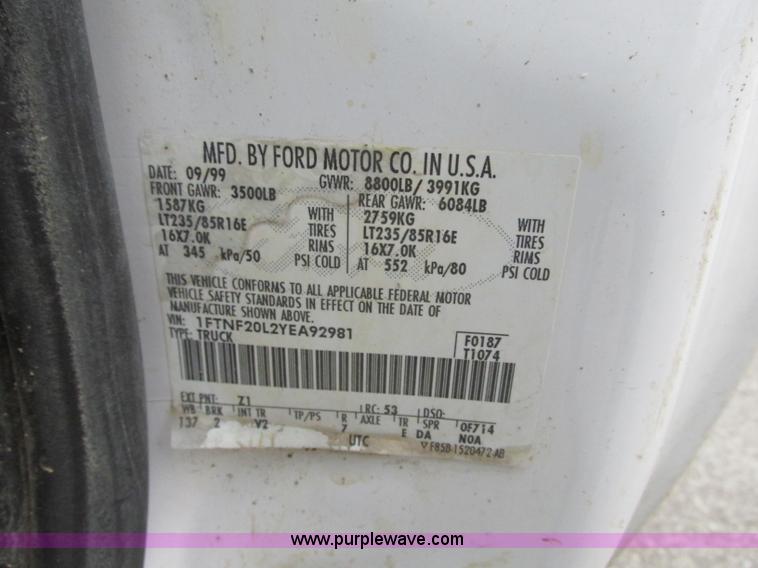 image for item N9263 2000 Ford F250 Super Duty XL pickup truck