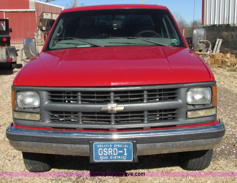 image for item N9273 1998 Chevrolet Cheyenne 3500 service truck