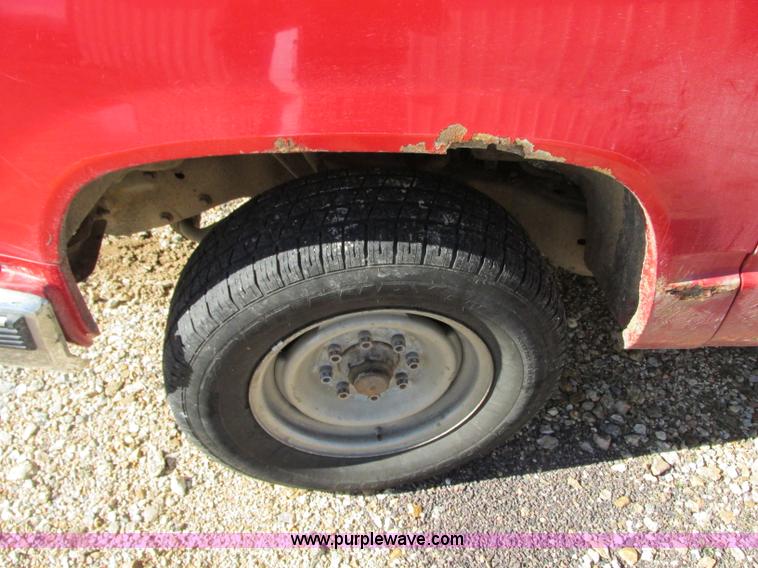 image for item N9273 1998 Chevrolet Cheyenne 3500 service truck