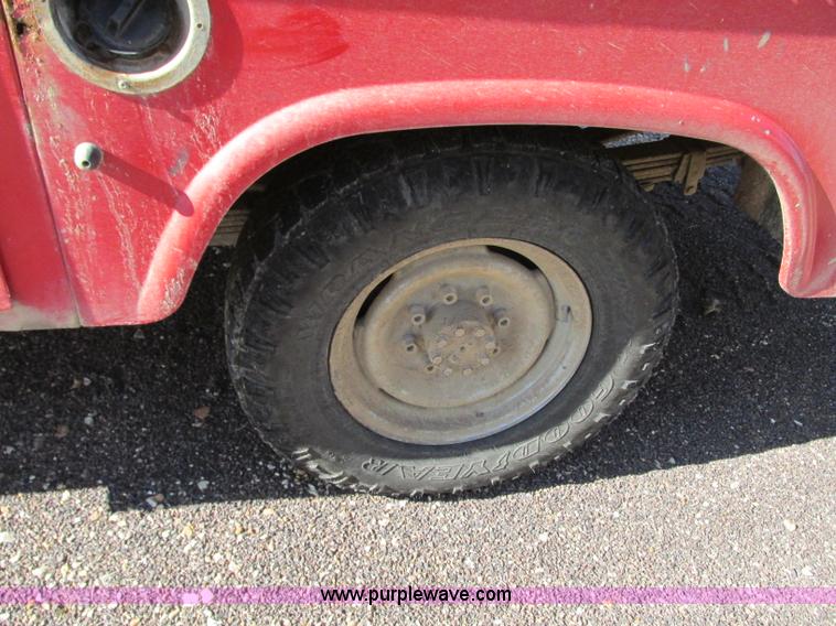 image for item N9273 1998 Chevrolet Cheyenne 3500 service truck