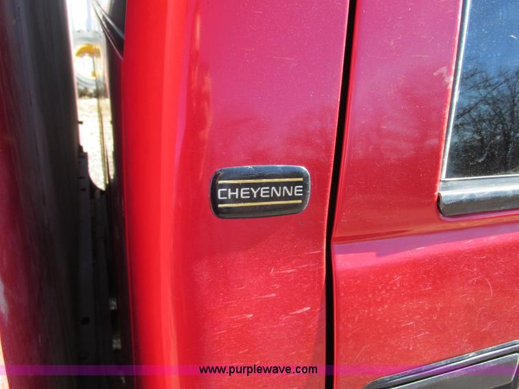 image for item N9273 1998 Chevrolet Cheyenne 3500 service truck