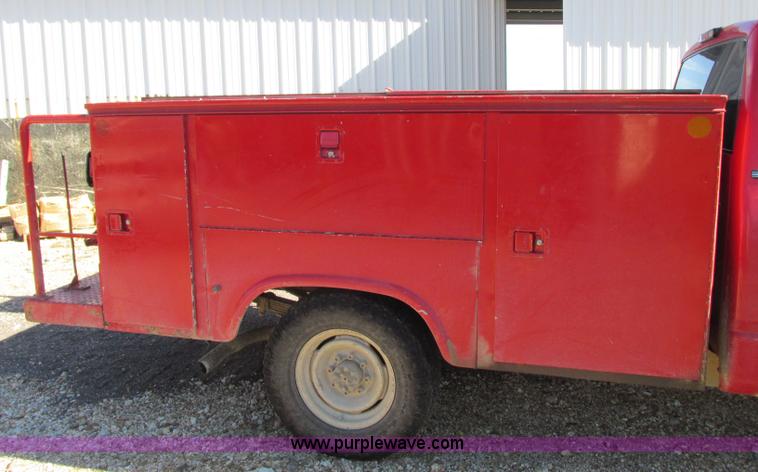 image for item N9273 1998 Chevrolet Cheyenne 3500 service truck