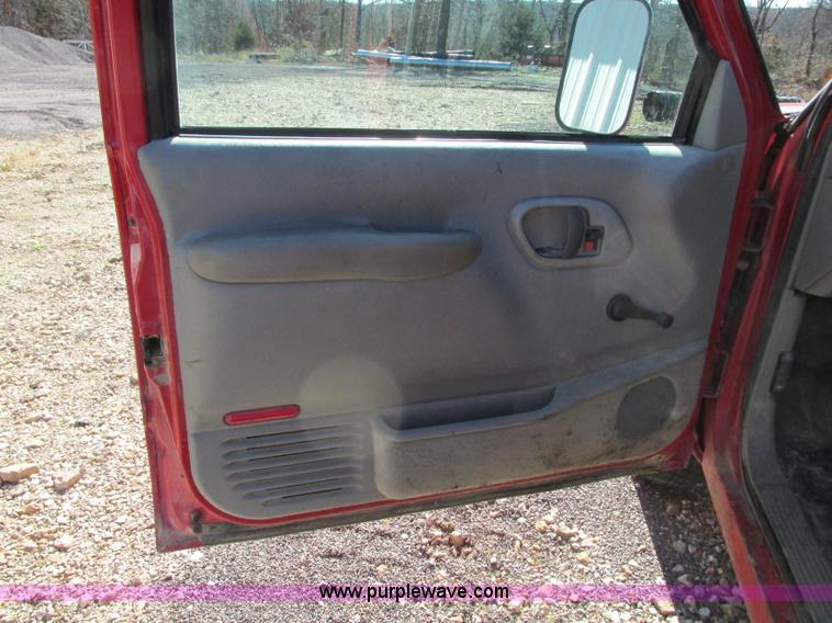 image for item N9273 1998 Chevrolet Cheyenne 3500 service truck