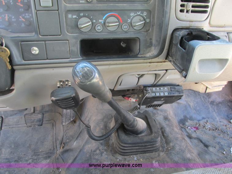 image for item N9273 1998 Chevrolet Cheyenne 3500 service truck