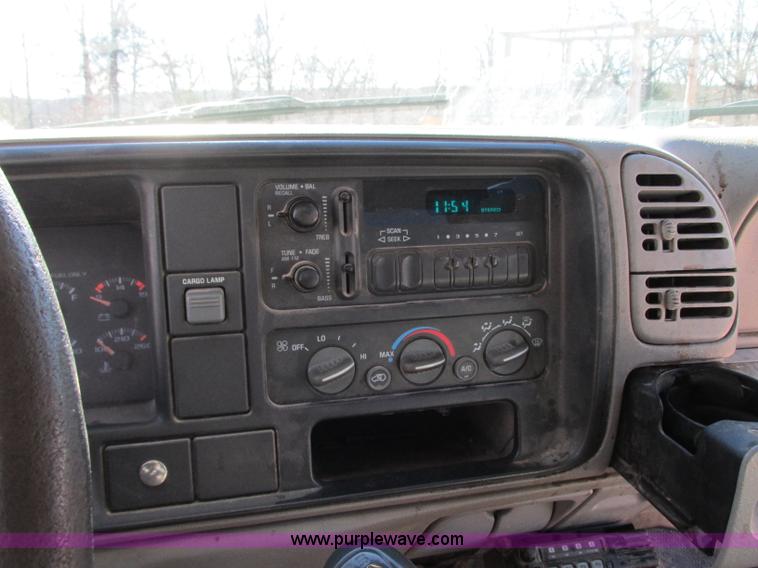 image for item N9273 1998 Chevrolet Cheyenne 3500 service truck