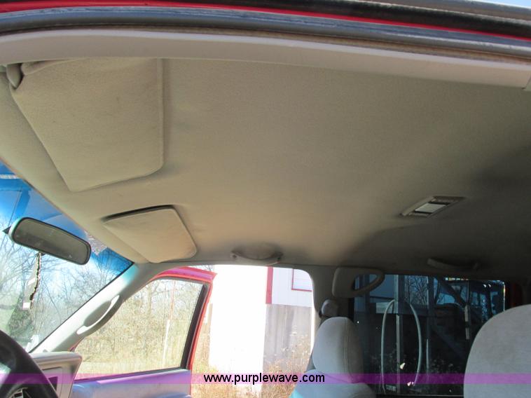 image for item N9273 1998 Chevrolet Cheyenne 3500 service truck