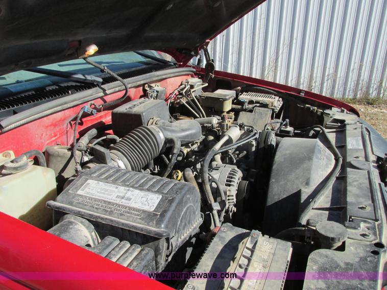 image for item N9273 1998 Chevrolet Cheyenne 3500 service truck