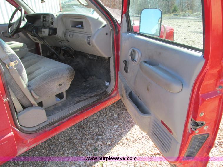 image for item N9273 1998 Chevrolet Cheyenne 3500 service truck