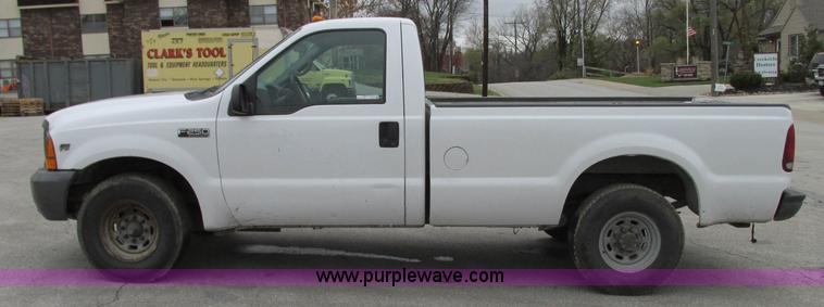 image for item N9274 2000 Ford F250 Super Duty XL pickup truck