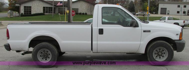 image for item N9274 2000 Ford F250 Super Duty XL pickup truck