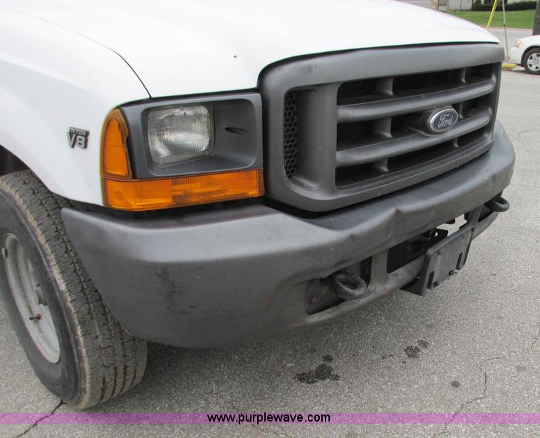 image for item N9274 2000 Ford F250 Super Duty XL pickup truck