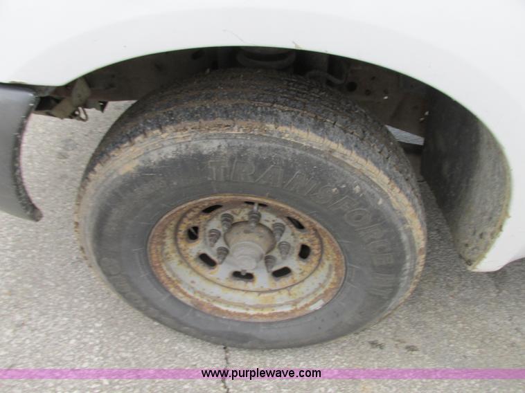 image for item N9274 2000 Ford F250 Super Duty XL pickup truck