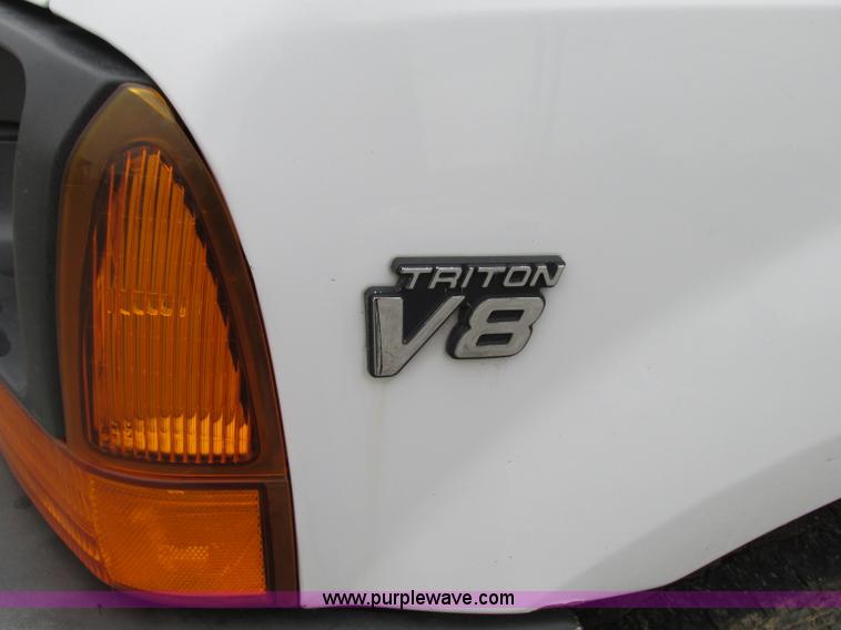 image for item N9274 2000 Ford F250 Super Duty XL pickup truck