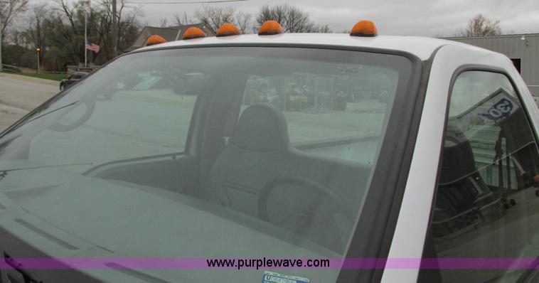 image for item N9274 2000 Ford F250 Super Duty XL pickup truck