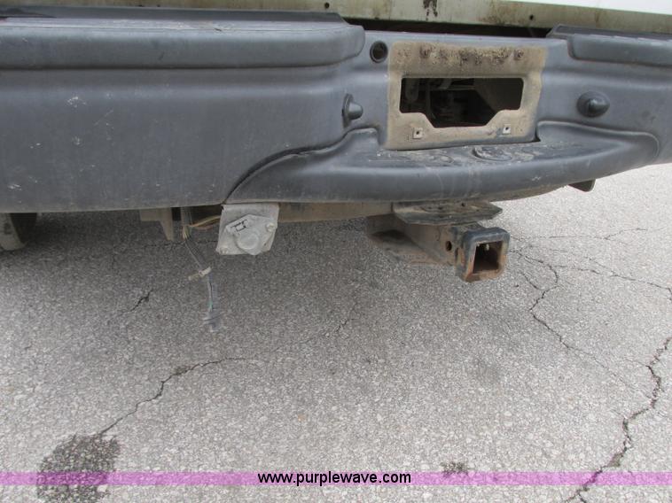 image for item N9274 2000 Ford F250 Super Duty XL pickup truck