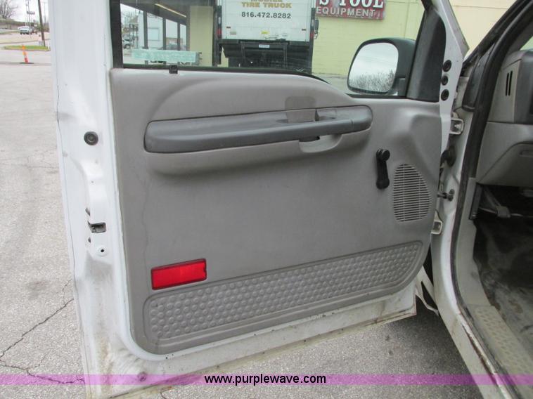 image for item N9274 2000 Ford F250 Super Duty XL pickup truck