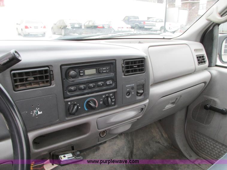 image for item N9274 2000 Ford F250 Super Duty XL pickup truck