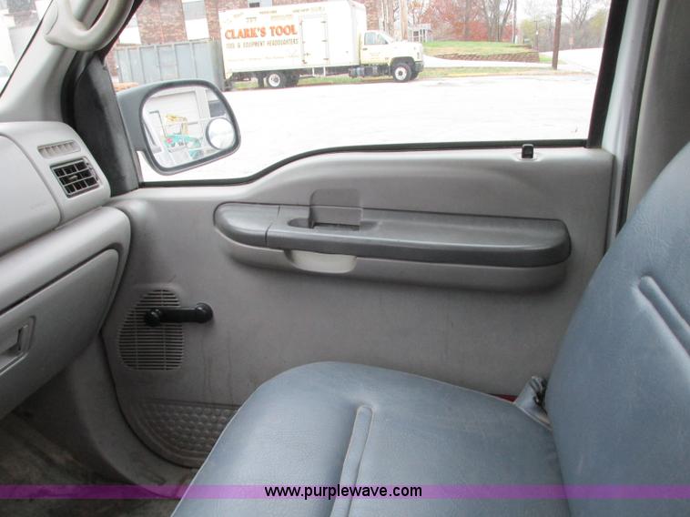 image for item N9274 2000 Ford F250 Super Duty XL pickup truck