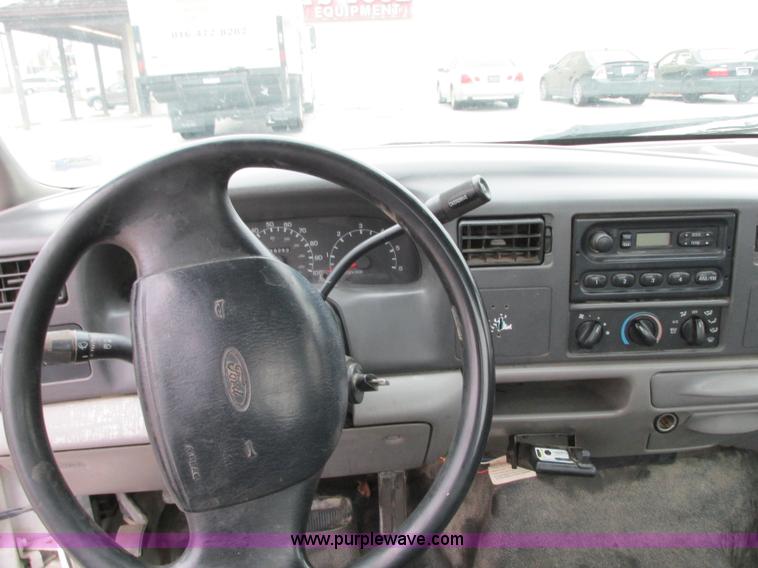 image for item N9274 2000 Ford F250 Super Duty XL pickup truck