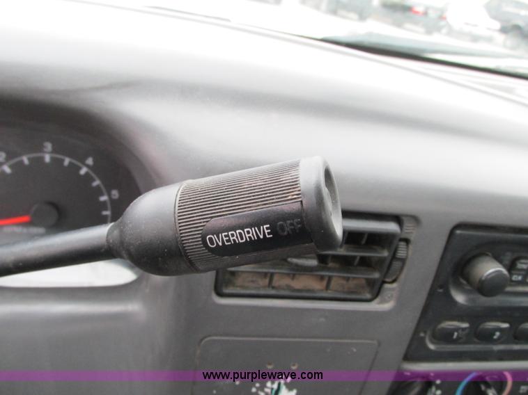 image for item N9274 2000 Ford F250 Super Duty XL pickup truck