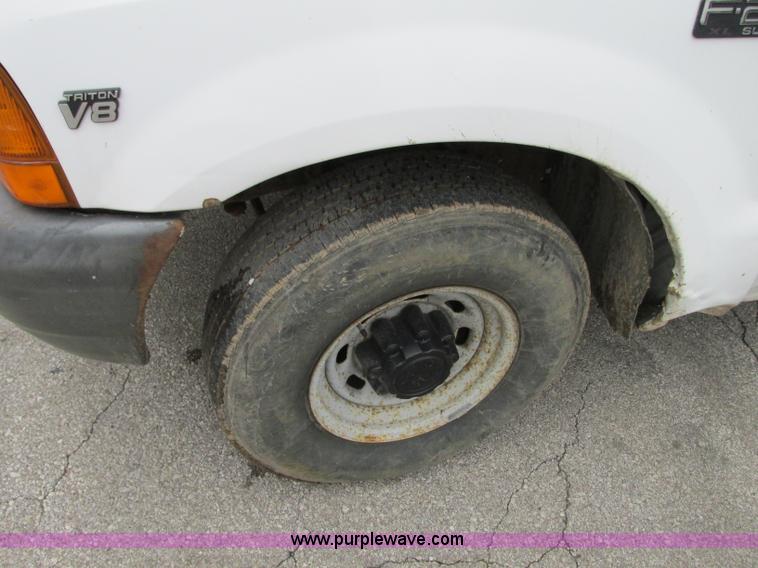 image for item N9276 2000 Ford F250 Super Duty XL