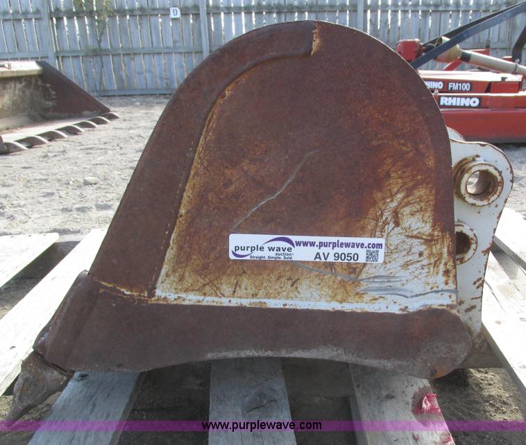 image for item AV9050 Takeuchi excavator bucket